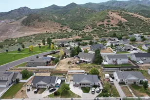 382 N Peach St, Santaquin, UT 84655 - Photo 18