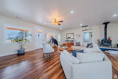 7395 N Johnson Canyon Rd, Kanab, UT 84741 - Photo 4