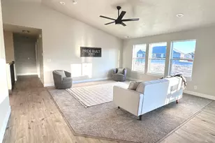 128 S Freedom Wy, Grantsville, UT 84029 - Photo 4