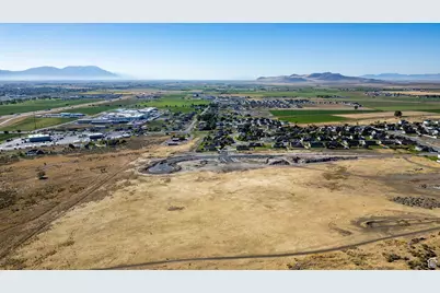 2411 W 1150 N #11, Tremonton, UT 84337 - Photo 8