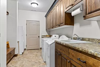 565 E Rio De Sion Dr, Virgin, UT 84779 - Photo 34