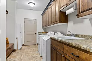 565 E Rio De Sion Dr, Virgin, UT 84779 - Photo 34