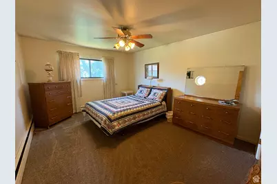 2252 E 6450 S, Cottonwood Heights, UT 84121 - Photo 18