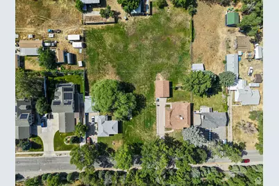 2252 E 6450 S, Cottonwood Heights, UT 84121 - Photo 2