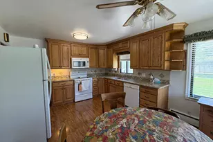 2252 E 6450 S, Cottonwood Heights, UT 84121 - Photo 8