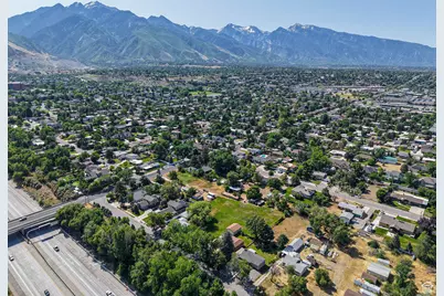 2252 E 6450 S, Cottonwood Heights, UT 84121 - Photo 32