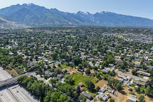 2252 E 6450 S, Cottonwood Heights, UT 84121 - Photo 32