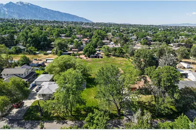 2252 E 6450 S, Cottonwood Heights, UT 84121 - Photo 22