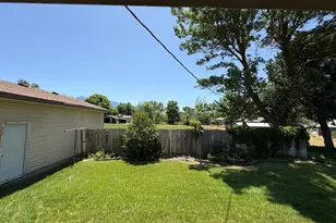 2252 E 6450 S, Cottonwood Heights, UT 84121 - Photo 4