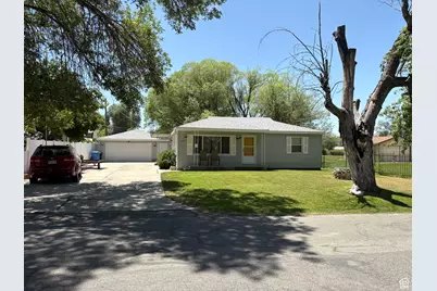 2266 E 6450 S, Cottonwood Heights, UT 84121 - Photo 2
