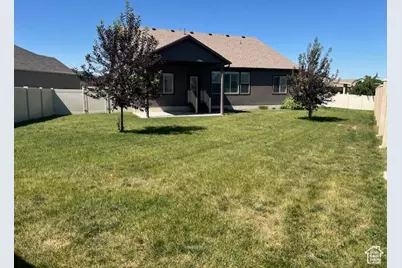 649 E 5650 S, Washington Terrace, UT 84405 - Photo 2