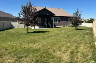 649 E 5650 S, Washington Terrace, UT 84405 - Photo 2