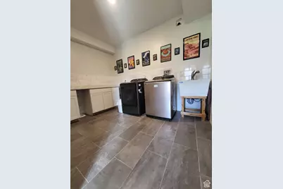 1406 S Bartholomew Dr, Springville, UT 84663 - Photo 14