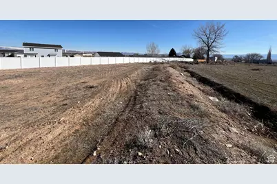 4361 S 2280 E, Vernal, UT 84078 - Photo 8