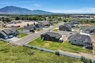 2106 W 2000 N, Farr West, UT 84404 - Photo 40