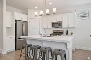 1304 E Weyburn Ln S, Holladay, UT 84117 - Photo 4