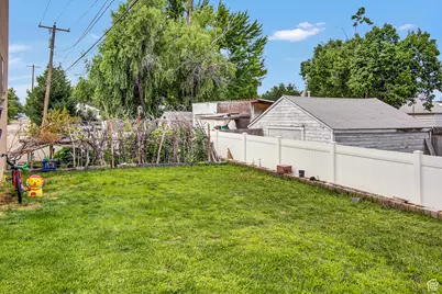 4 E Hanauer Pl N, Murray, UT 84107 - Photo 6