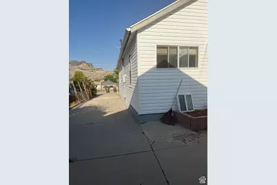 286 Duchesne St, Helper, UT 84526 - Photo 10