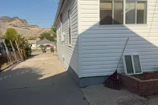 286 Duchesne St, Helper, UT 84526 - Photo 10