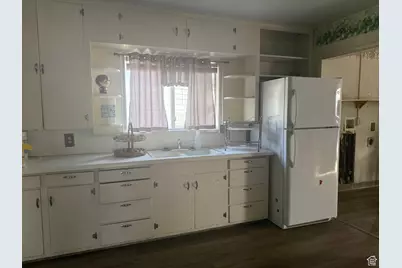 286 Duchesne St, Helper, UT 84526 - Photo 4