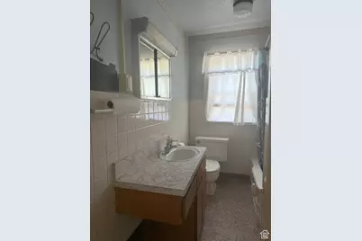 286 Duchesne St, Helper, UT 84526 - Photo 6