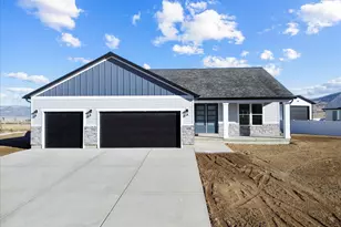 405 E Sabra Way, Manti, UT 84642 - Photo 1