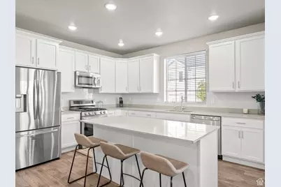 2424 N Lazy J Ln, Lehi, UT 84043 - Photo 12