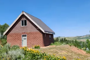 8153 John Fremont Dr, Huntsville, UT 84317 - Photo 2