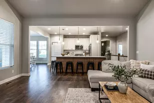 1042 W Shoreline Dr, Layton, UT 84041 - Photo 1