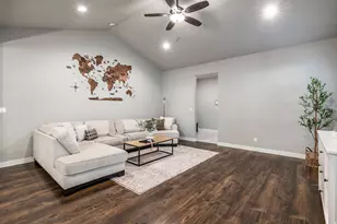 1042 W Shoreline Dr, Layton, UT 84041 - Photo 10