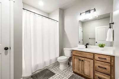 1042 W Shoreline Dr, Layton, UT 84041 - Photo 28