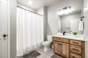 1042 W Shoreline Dr, Layton, UT 84041 - Photo 28