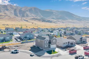 8648 N Haloran Ct, Lake Point, UT 84074 - Photo 36