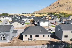 2068 E Dolan Dr, Lake Point, UT 84074 - Photo 32