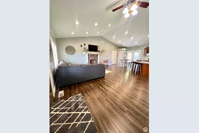 80 N 200 W, Central Valley, UT 84754 - Photo 18