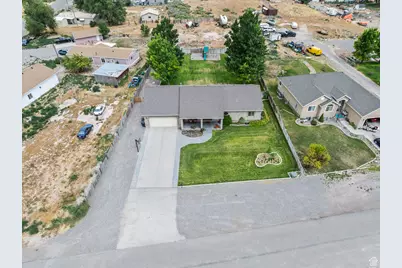 80 N 200 W, Central Valley, UT 84754 - Photo 10