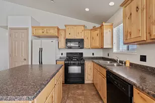 225 W 200 N, Fillmore, UT 84631 - Photo 4