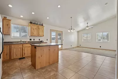 225 W 200 N, Fillmore, UT 84631 - Photo 2