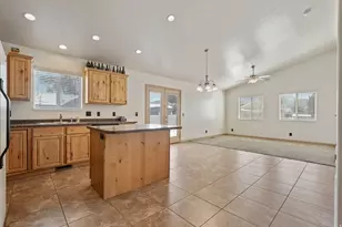 225 W 200 N, Fillmore, UT 84631 - Photo 2