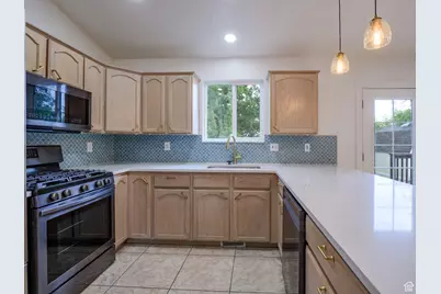 209 Country Club Dr, Stansbury Park, UT 84074 - Photo 6