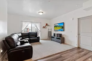 875 S Depot St, Clearfield, UT 84015 - Photo 4