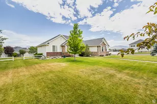 8768 N Peppergrass Dr W, Eagle Mountain, UT 84005 - Photo 2