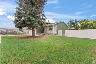 10164 Birnam Woods Way, South Jordan, UT 84095 - Photo 2