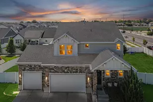 979 N Cold Creek Way, Layton, UT 84041 - Photo 2