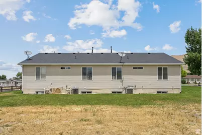 1884 E Shepard Ln, Lake Point, UT 84074 - Photo 32