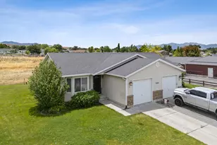 1884 E Shepard Ln, Lake Point, UT 84074 - Photo 4