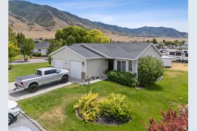 1884 E Shepard Ln, Lake Point, UT 84074 - Photo 2