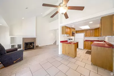 527 Applewood Dr, Bountiful, UT 84010 - Photo 4