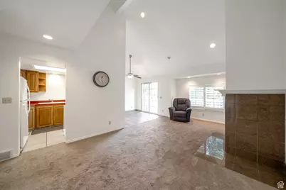 527 Applewood Dr, Bountiful, UT 84010 - Photo 2
