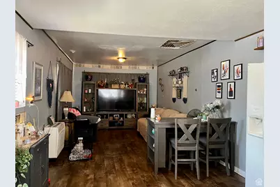 221 E 200 N, Moab, UT 84532 - Photo 14